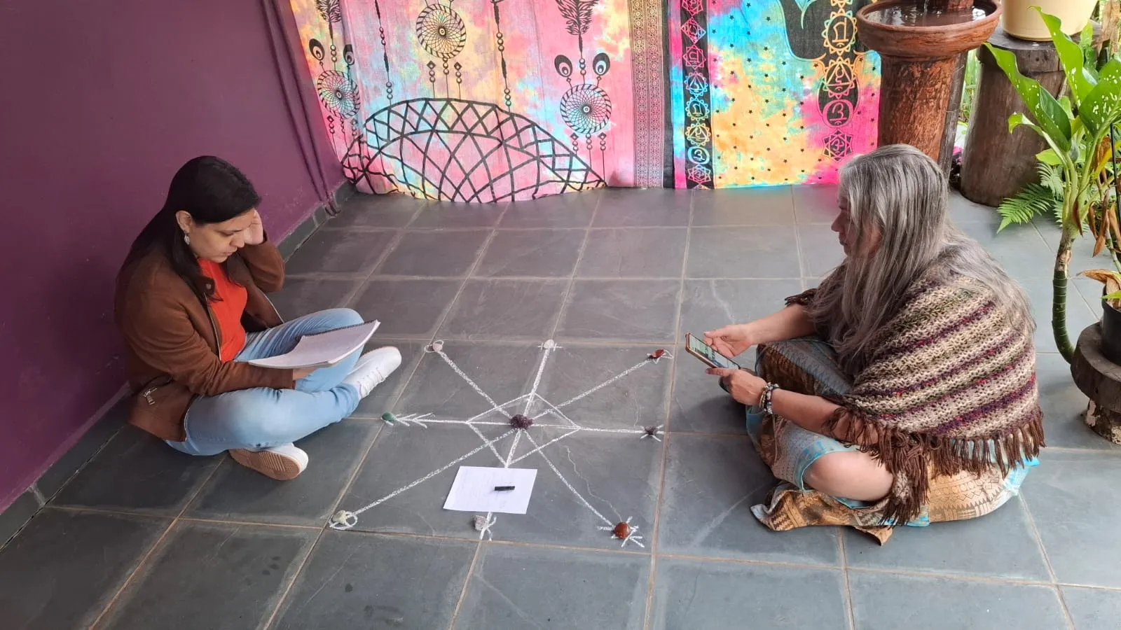 Sessão de terapia integrativa Magia Divina no Jardim das Vertentes