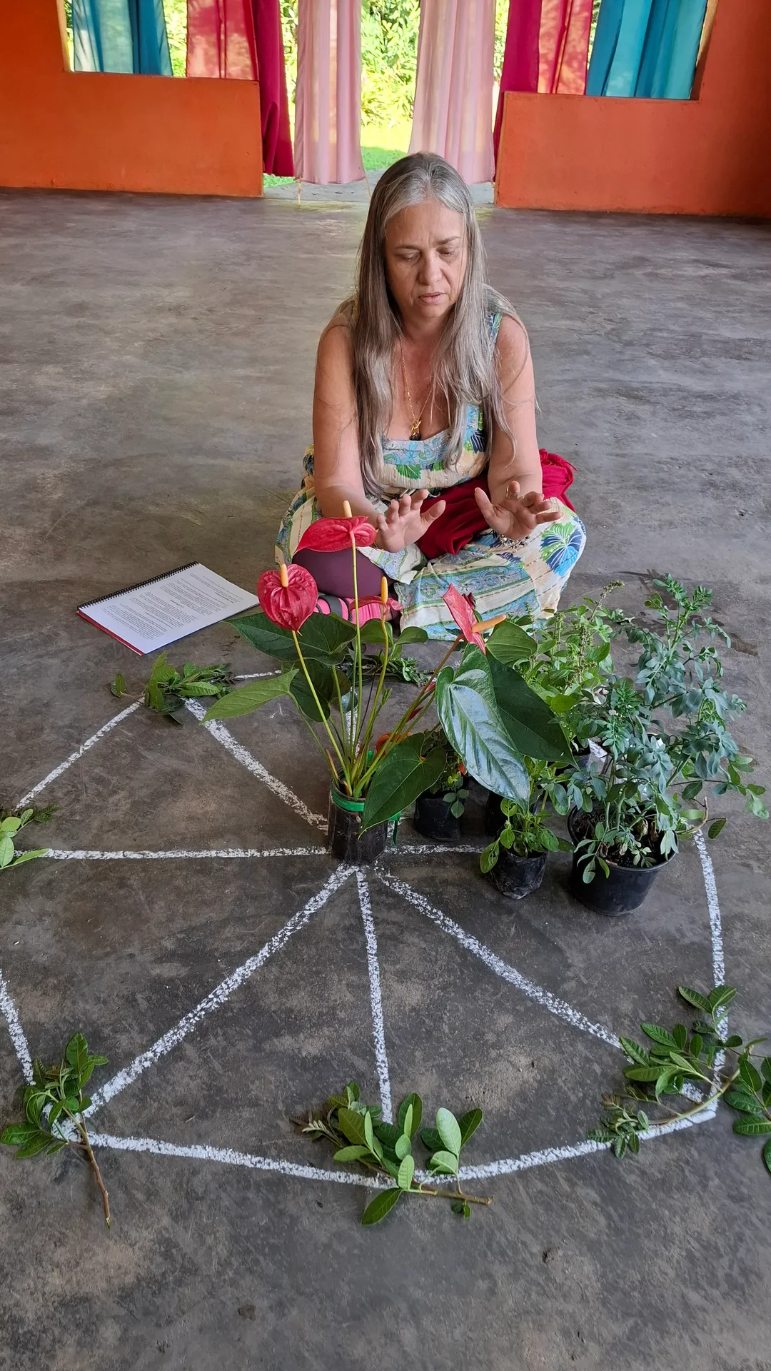 Sessão de terapia integrativa Magia Divina no Jardim das Vertentes