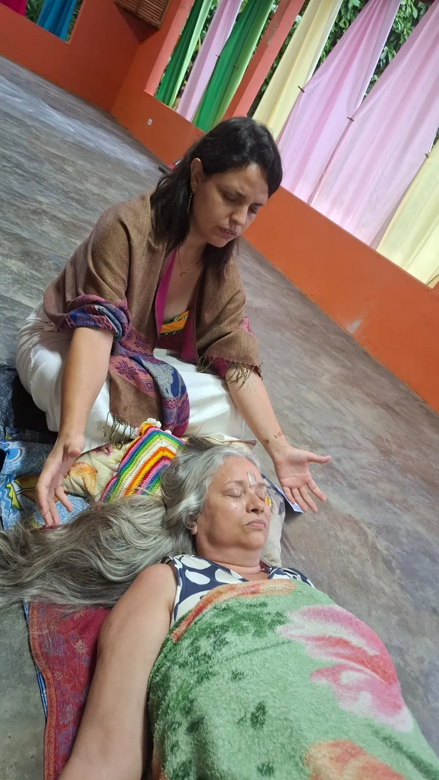 Sessão de terapia integrativa ThetaHealing® no Jardim das Vertentes